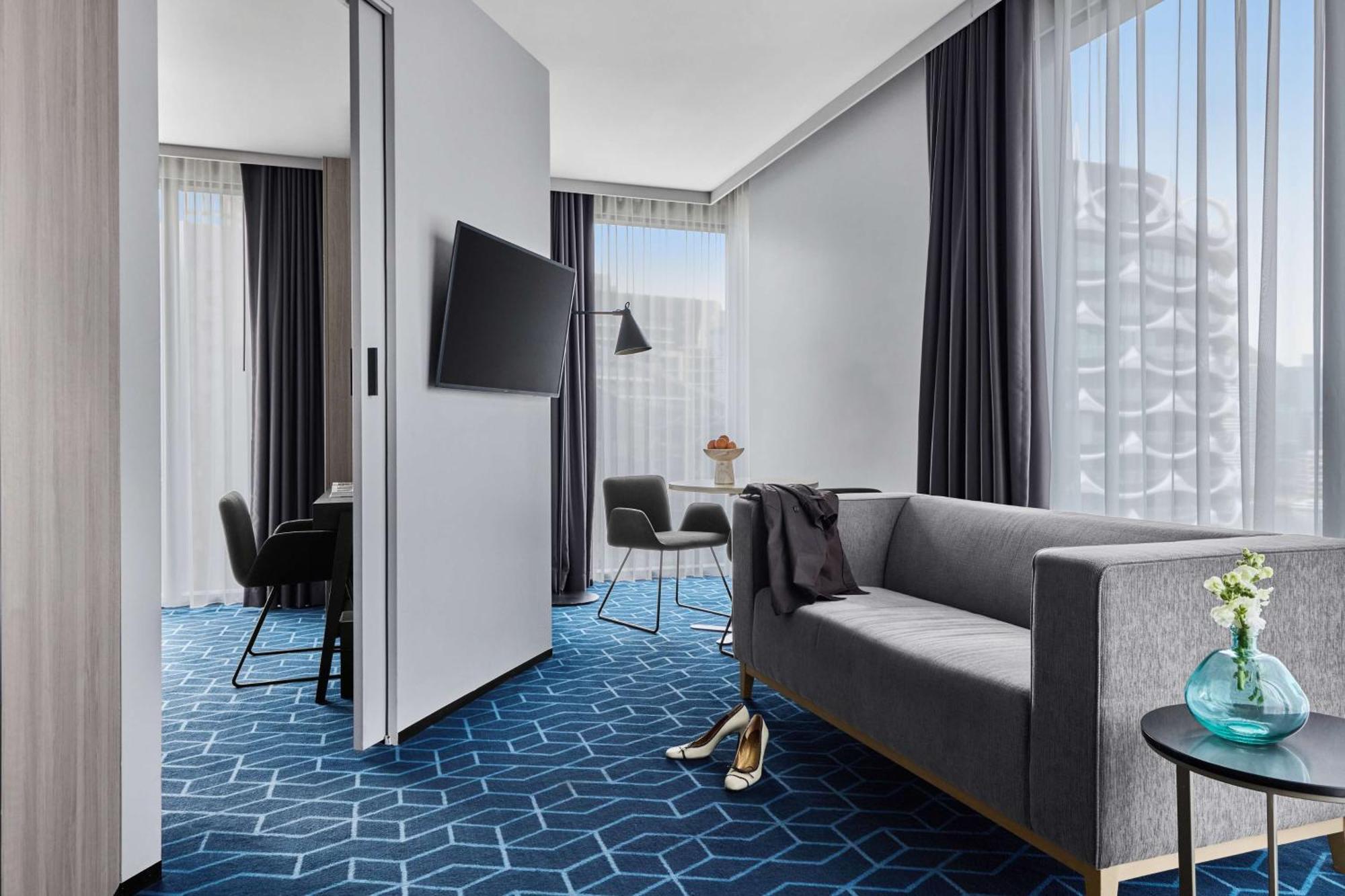 Vibe Hotel Melbourne Docklands Exterior foto