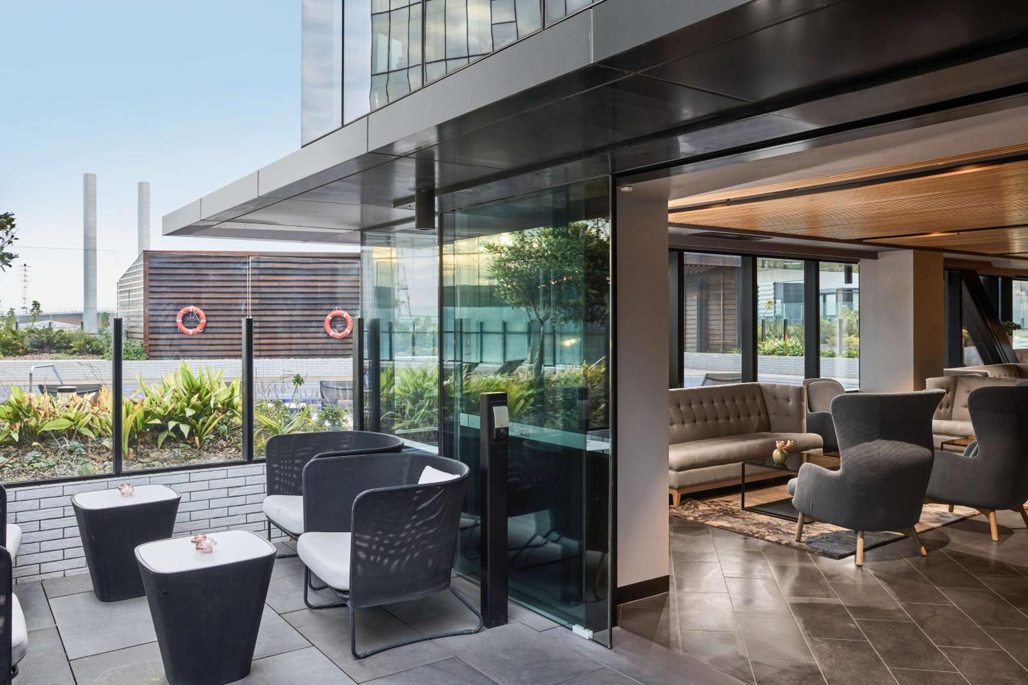Vibe Hotel Melbourne Docklands Exterior foto